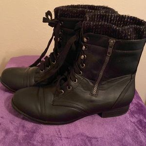 Black size 9 heel leather  boots